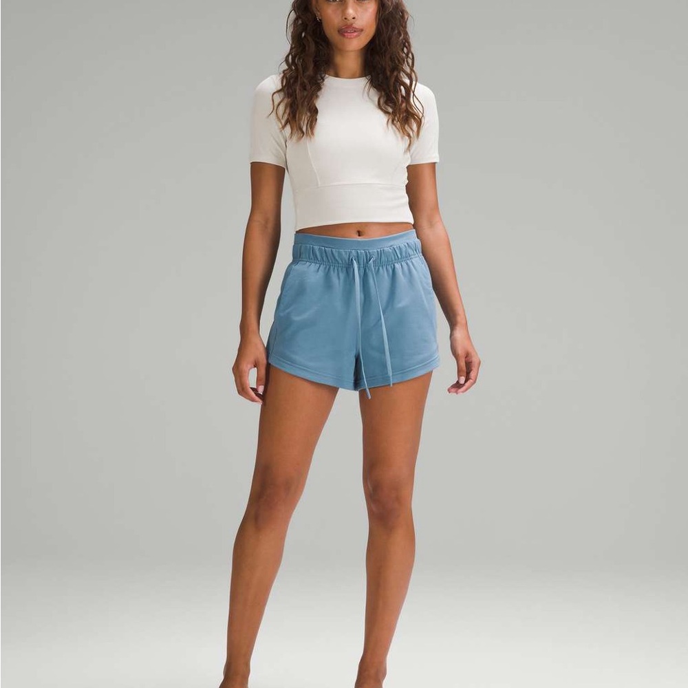 lululemon inner glow shorts 3”